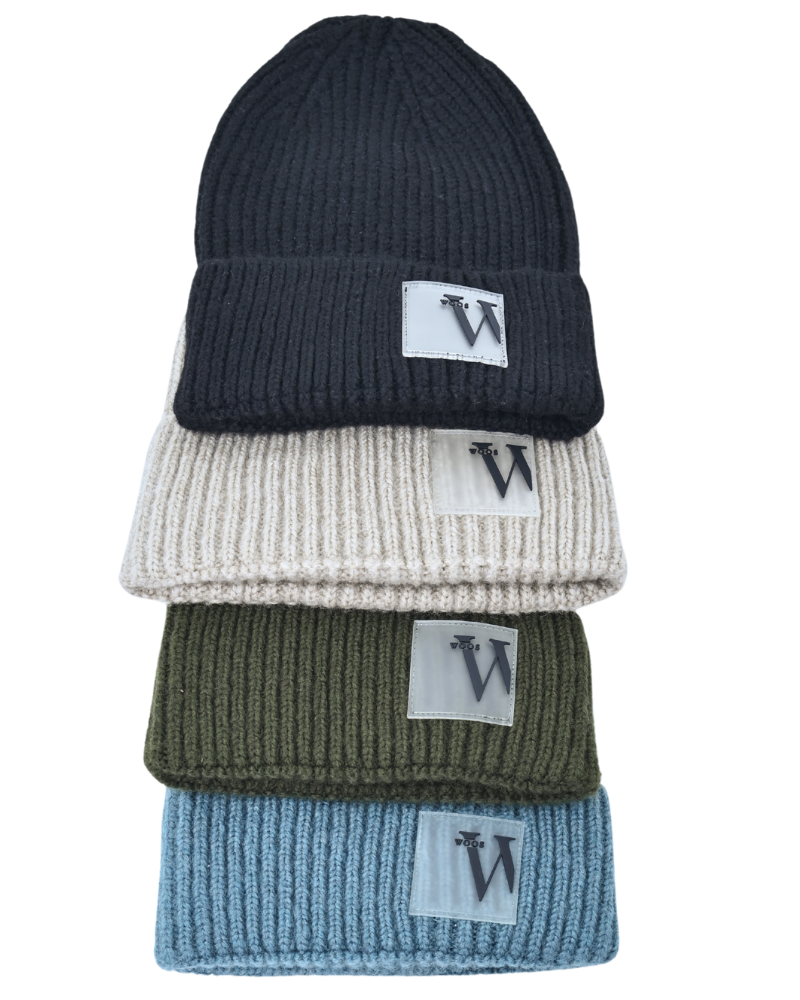 COZY BEANIE BLACK